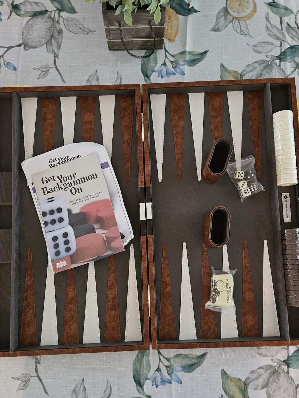 Backgammon Set, Classic Board Game Get The Games Out XLarge Size! NEW!! - Picture 9 of 15